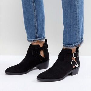 Bershka Cut Out Buckle Western Boots